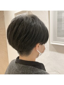 アロマヘアルーム 横浜店(AROMA hair room) スーツ短髪前下がりセンターパートマッシュ/横浜