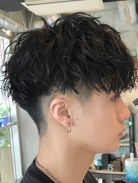 ウェイビーエフティフィフス 横浜西口(WAVEY ft.fifth) ツイストスパイラルパーマ波巻きスパイラル刈り上げマッシュ