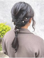 黒髪でも可愛く　ツヤ感大人なあみ下ろしスタイル