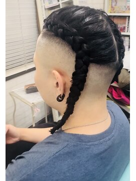 ヘアースタジオ ゴーゴー ヘアー(HAIR STUDIO GOGO HAIR) ボクサーブレイズ