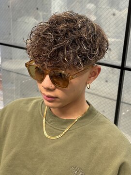 イーラ(era) スペインカール/メッシュ/メンズ/パーマ/眉毛