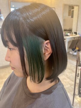 ヘアリゾート クオリア(hair resort Quaria by piece) イヤリングカラー ディープグリーン♪