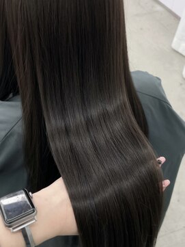 エヌアイ オモテサンドウ(ni omotesando) チョコレートブラウン/ダークカラー/艶髪カラー上野