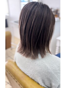 シャルティア(SHALLTIA) ハイライトカラー【山口市美容室】【山口市ハイトーン】