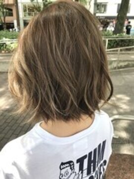 ボタニウム バイ アールサロン(BOTANIUM by RrSALON) 外国人風ホワイティアッシュ×ハイライト×切りっぱなしボブ☆