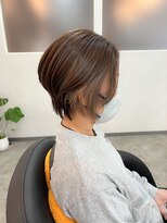 ナジック(749)&nbsp;大人ショート×イヤリングカラーでさりげないお洒落感を♪
