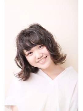 ヘアーデザイン ルシア(Hair Design Lucia) くせ毛風ミディアムボブ×ナチュラルグラデーション