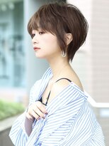 アンド ストーリーズ(&STORIES)&nbsp;耳かけ/ショートボブ/フォギーベージュ/ウェーブパーマ【江角】