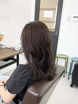 ホンネ(honne.) グレーベージュ×セミロング