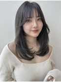 レイヤーカットグレーベージュミディアムヘア黒髪カタログ