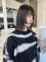 ステン(sten) ミディアムぱつっと切りっぱなし姫カットボブグレージュ