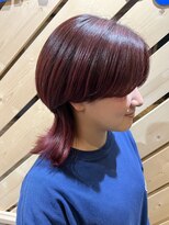 プレイフル(PLAYFUL)&nbsp;個性派 センターパートウルフくらげヘアー