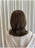 オリーブベージュ