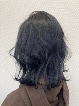 バンガロウ イー ヘア(Bungalow e hair) ブルーブラック