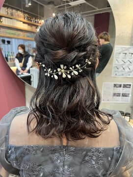コージー(Kozy) ☆結婚式お呼ばれヘアアレンジ/ゆるふわハーフアップアレンジ☆