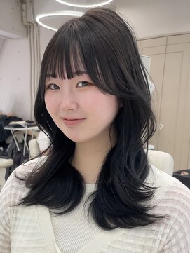 ビュー フクオカ(VIEW FUKUOKA) 顔周りカットとレイヤーカットで大人女性◎