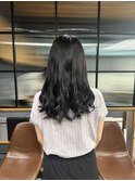 ただの黒髪ではない！より艶が増すブルーブラック