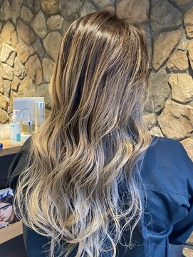 ルイ(ROUIS produced by LUCK 津田沼) ROUIS 津田沼 ハイライトグラデーション/ミルクティーベージュ