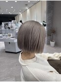 ぱつっとボブ×グレージュ