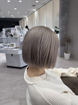 ルクス(Luxs) ぱつっとボブ×グレージュ