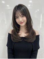 リリ(Riri)&nbsp;顔周りカットハッシュカットダークブラウンワンホンレイヤー韓国