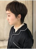 コンパクトなマッシュショート
