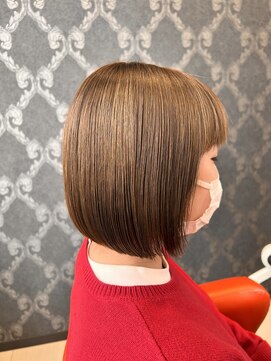 ルクールヘアアンドビューティー 燕三条店 前下がりボブ