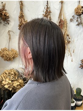 ヘアスタジオ ブリエ(HAIR STUDIO BRILLER) 2024 切りっぱなし×ダークグレー×ピンクインナー