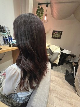 ハピリー(happily) 暗髪ピンクブラウン