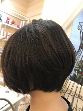 リュッカ(Lycka) 大人丸みショート