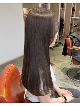 クオン 伊勢崎(QUON.) オリーブベージュ