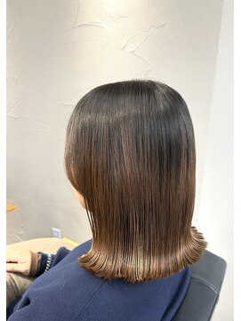 マーレ(MARLE./) ロングヘアをバッサリ!結べる長さの軽やかミディアムに