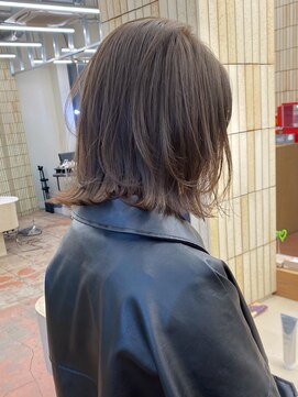 パークレーン アイス イヴェン(park lane ICI yeven) ブリーチなし切りっぱなしボブミディアムレイヤーボブ冬カラー