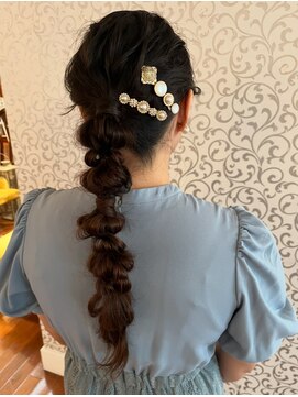 クレアトゥールウチノ(CREATEUR Uchino) お呼ばれポニーアレンジ