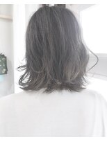 ヘアーアンドアトリエ マール(Hair&Atelier Marl) 【Marlイルミナカラー】モノトーンブルージュの外ハネセミディ