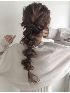 アヴァンス 神戸元町店(AVANCE.) 二次会、パーティに編みおろしアレンジ