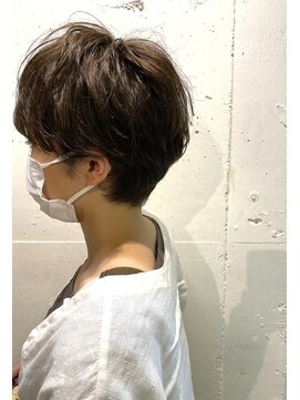 エル(EL by green) 《tomi》ハンサムショート×くすみベージュ