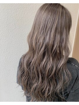 アリーシャ バイ アルティナ(Alisha by artina) ハイライトグレー【Alisha相模大野】