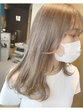 リノショアーズ 日本大通り店(RINOSHORES) 韓国風ヨシンモリロングヘア透明感ミルクティーベージュmaaya