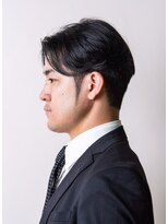 パウダー(powder)&nbsp;ビジネスマンのセンターパート&ツーブロック