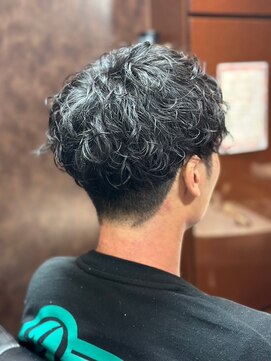 ヒロギンザ 五反田店(HIRO GINZA) 理容室　床屋　センターパート　ツイスパ　2ブロック