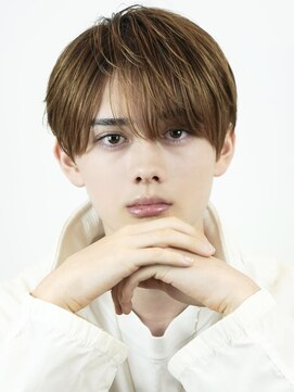 オーシャントーキョーオーバー 渋谷(OCEAN TOKYO OVER) 韓国波巻き束感ショートマッシュパーマウルフセンターパート