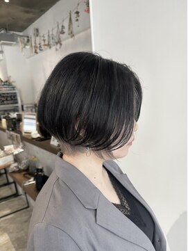 セラ バイ ユーレルム(SerA by U-REALM) インナーホワイトベージュ×美人ショート　担当　佃