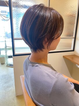 ニルス(nils) 丸みショート