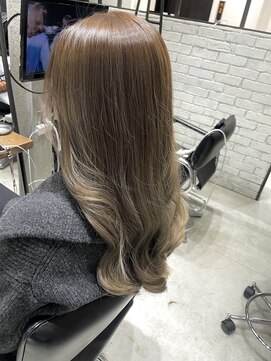 フェリア 渋谷(Feria) 【Feria 渋谷】イルミナカラー×スモーキーベージュ "Tsuyuki"