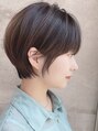 グランド(GRAND) 大人ショート。襟足のフィット感で女性らしさを強調。