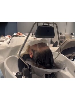 思考までほどける、静かなスパ時間。心と髪を同時にととのえる。至福の時間をあなたに…極上の癒しを◎