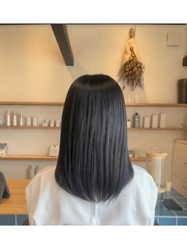 リエットヘア(Lie et.hair) 艶感たっぷりの暗髪ブルーブラック美髪ストレート|西尾市