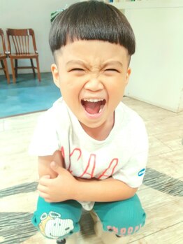 フュゼ(fusee)の写真/【月見山駅徒歩3分】美容室とバーバーの要素を兼ね備える『fusee』 キッズカットもお任せください☆