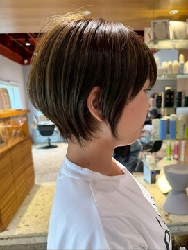 ナチュラル ヘアーデザイニング(Natural hair designing) 美シルエットショート/艶髪/ダークブラウン/オリーブグレージュ